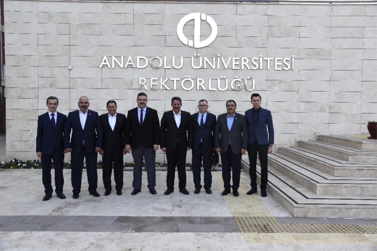 Anadolu Üniversitesi Rektörü Çomaklı\'ya Ziyaretler