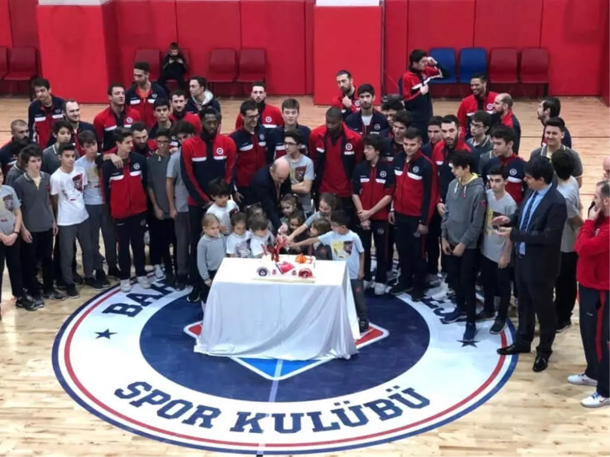 Bahçeşehir Koleji\'nden Yeni Spor Salonu