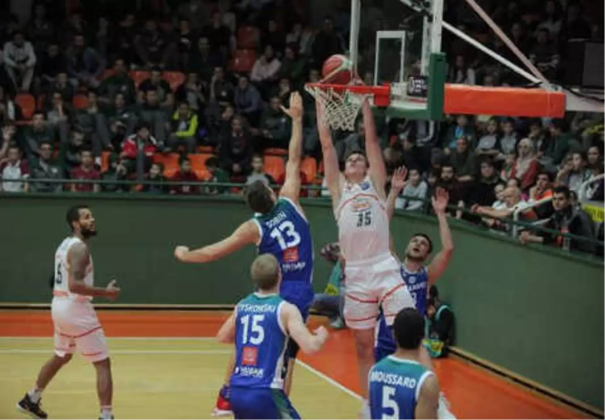 Anvil Wloclawek\'i 75-68 Mağlup Eden Banvit, Gruptaki Dördöncü Galibiyetini Aldı