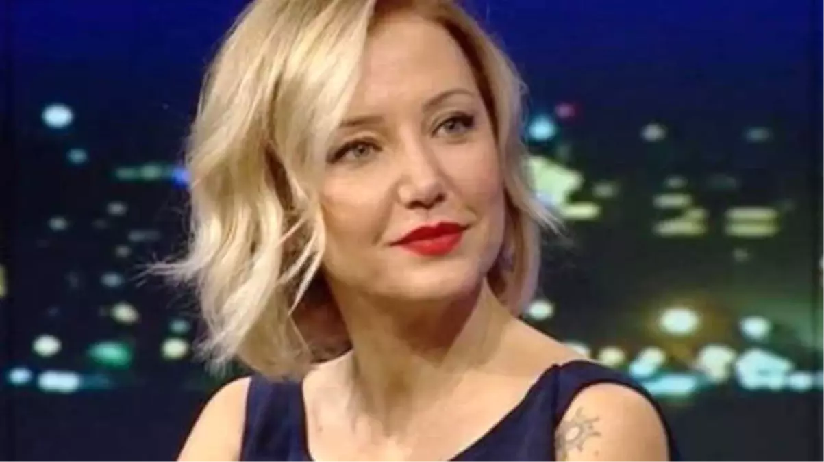 Berna Laçin \'Dini Değerleri Aşağılama\' Suçu ile Hakim Karşısına Çıktı