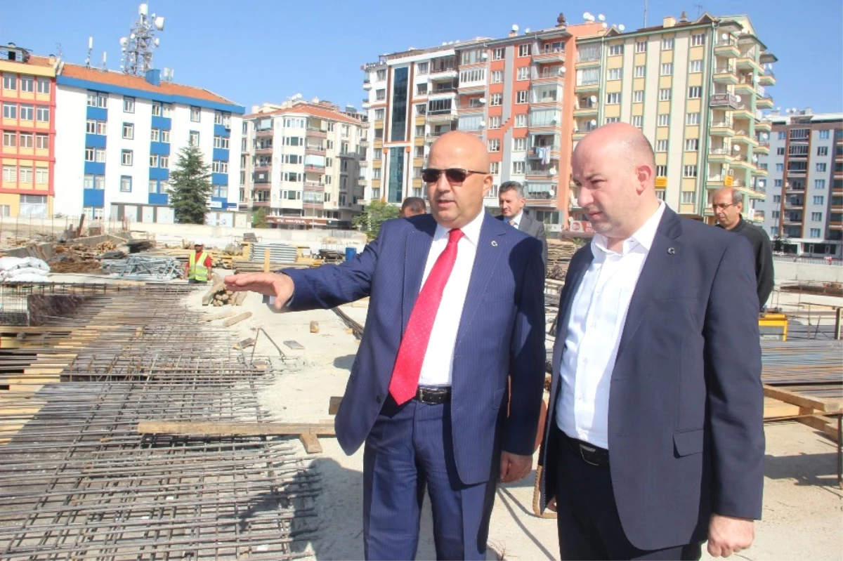 Cumhurbaşkanı Erdoğan\'ın Talimatıyla Başlayan Kent Meydanı Projesi Hızla İlerliyor