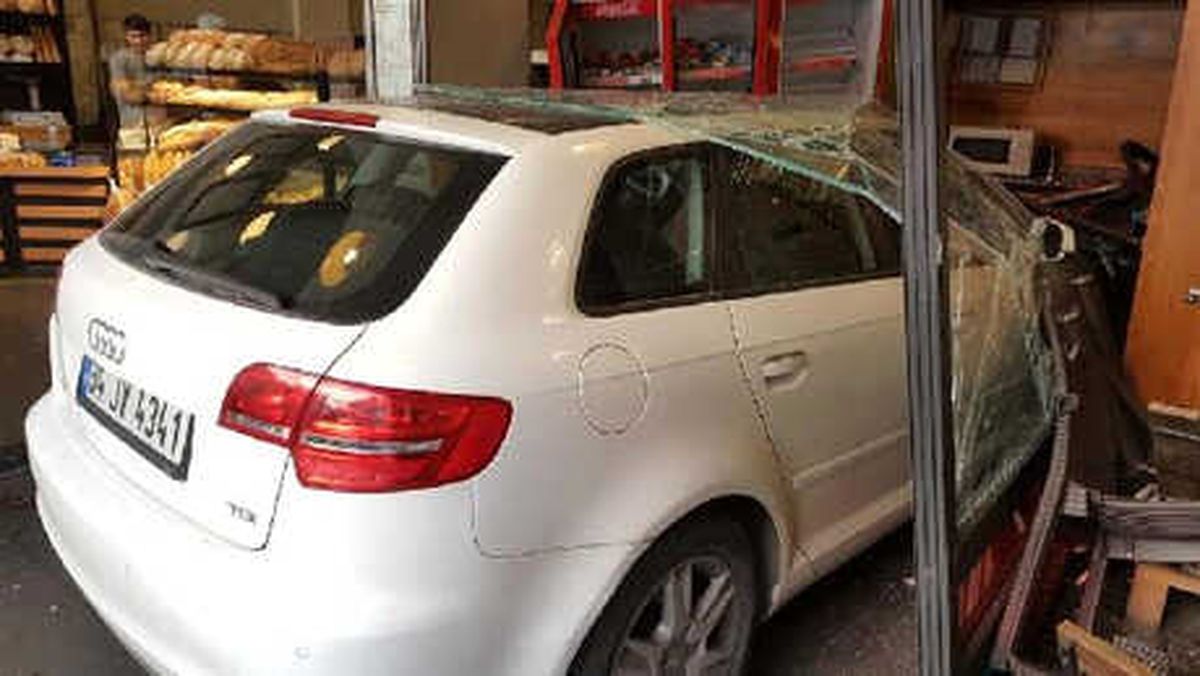 Fren Yerine Gaza Basınca Fırına Daldı