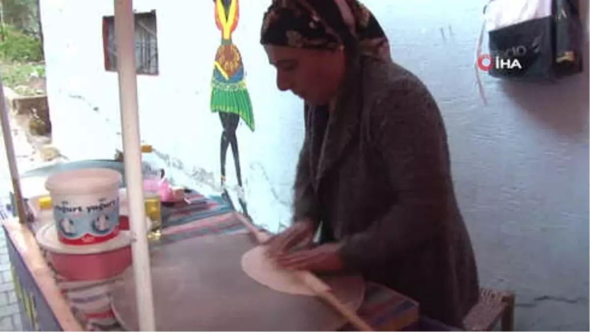 Hastalığını Bir Tarafa Bıraktı, Çocuklarını Geçindirmek İçin Gözleme Satmaya Başladı