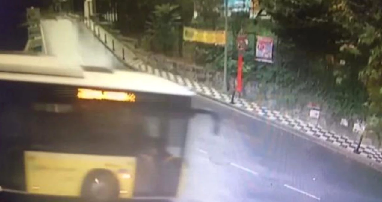 İstanbul\'daki İETT Otobüsünün Kaza Anı Kameraya Yansıdı