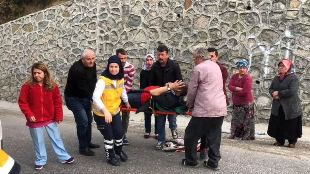 Karşıdan Karşıya Geçen Yaşlı Adama Otomobil Çarptı