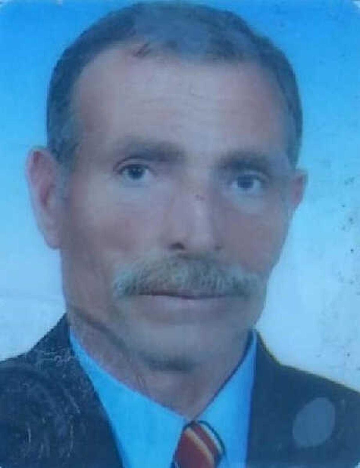 Kız Kardeşini Orakla Öldürüldü, Ağlarken Yakalandı