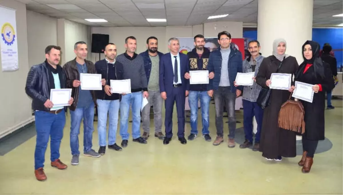 Tatvan\'da "Usta Öğreticilik" Belge Dağıtım Töreni
