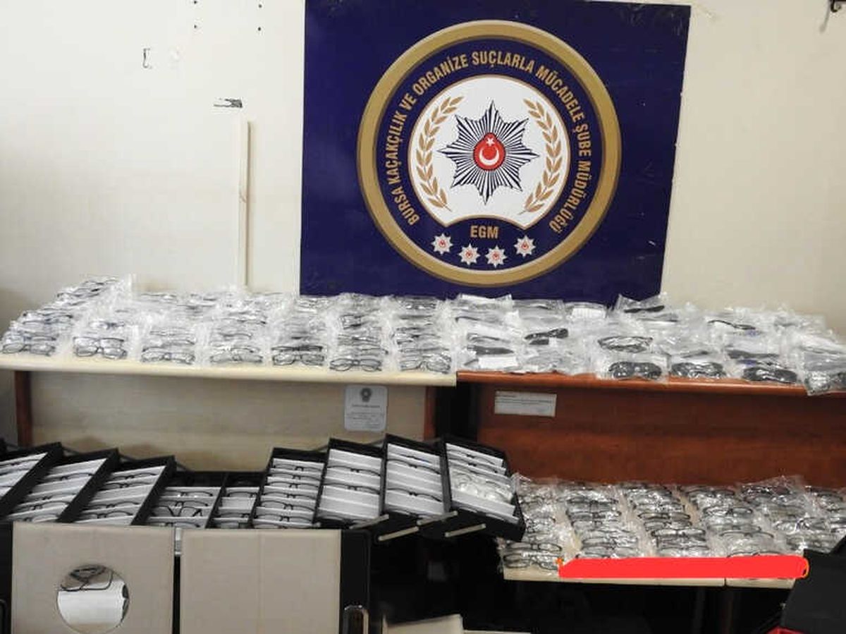 Bursa\'da 360 Adet Kaçak Gözlük Ele Geçirildi