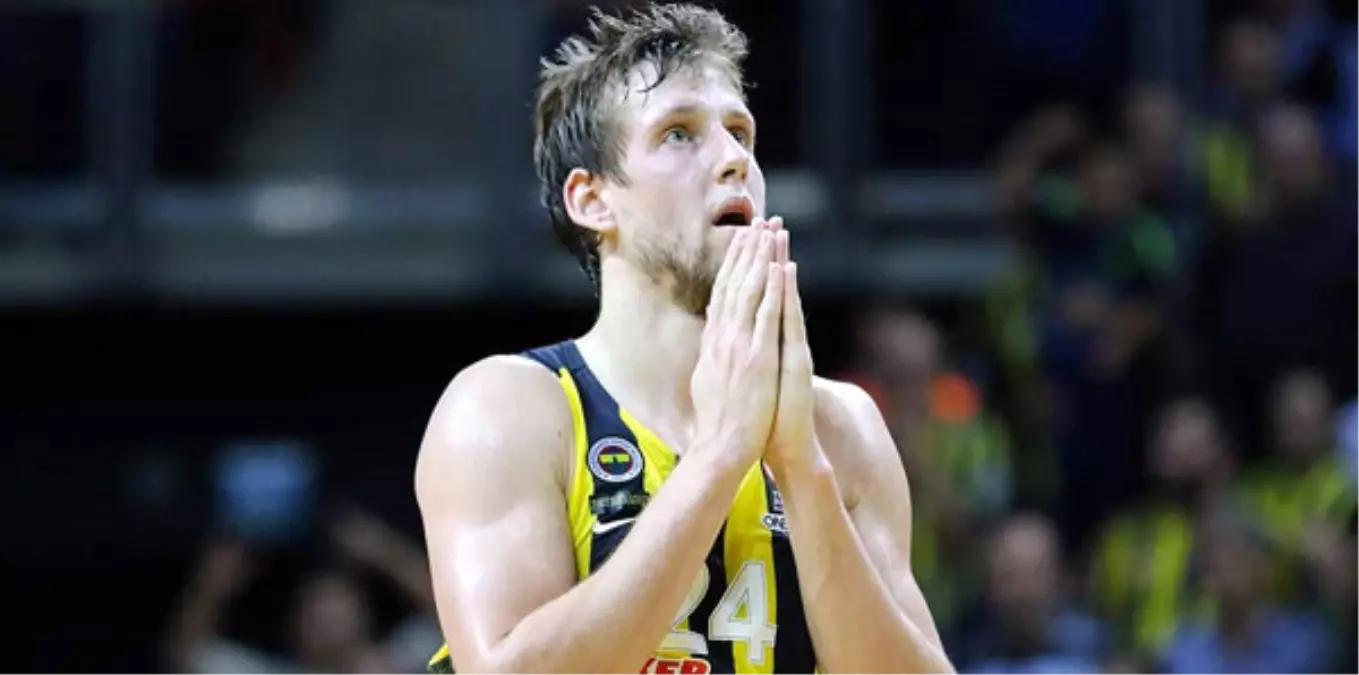 Fenerbahçeli Basketbolcu Jan Vesely Baba Oldu