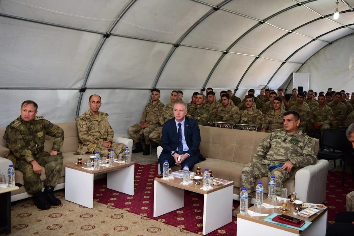 İçişleri Bakanı Soylu\'dan El-Bab\'daki Askerlere Moral