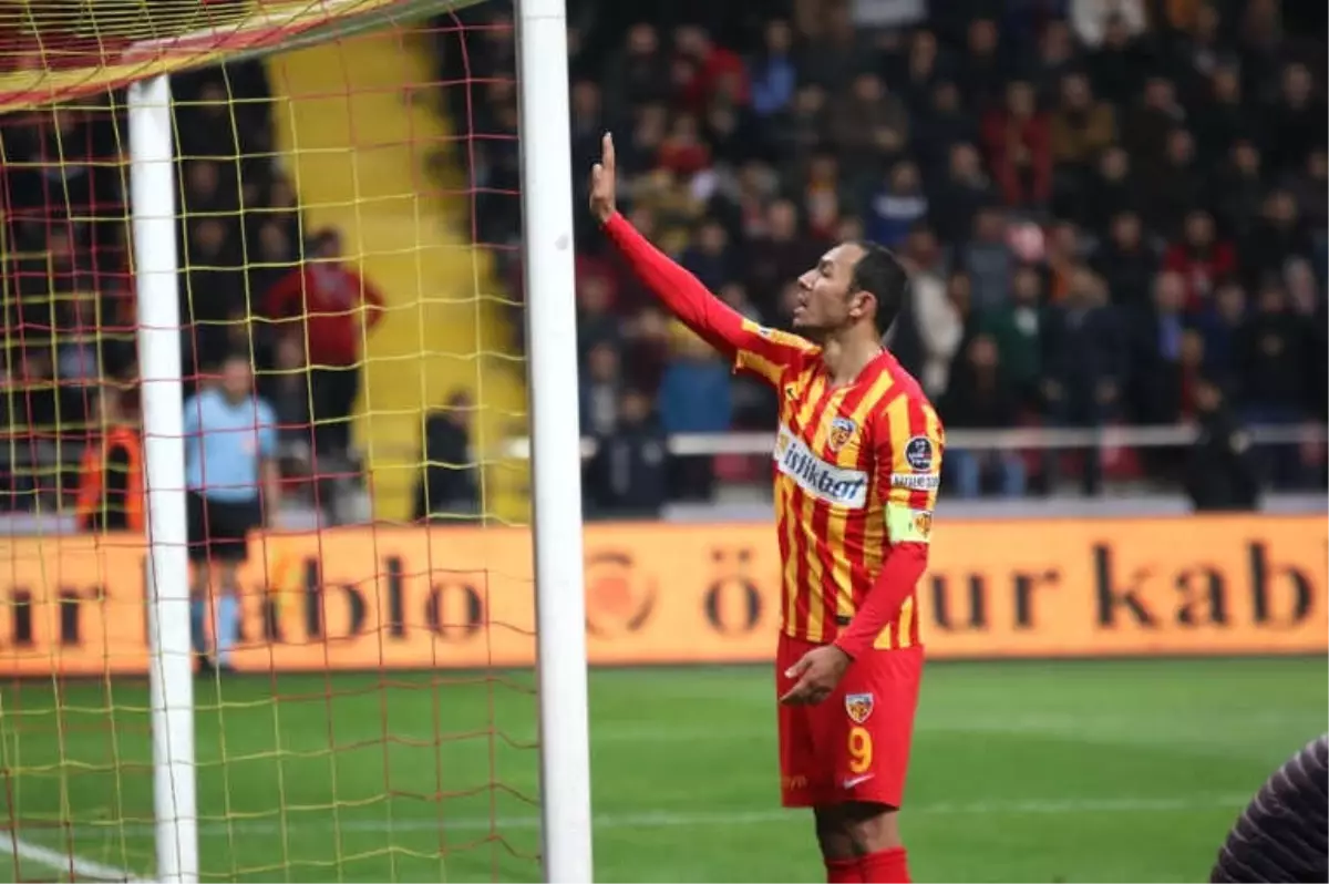 Kayserispor\'da İstikrar Abidesi