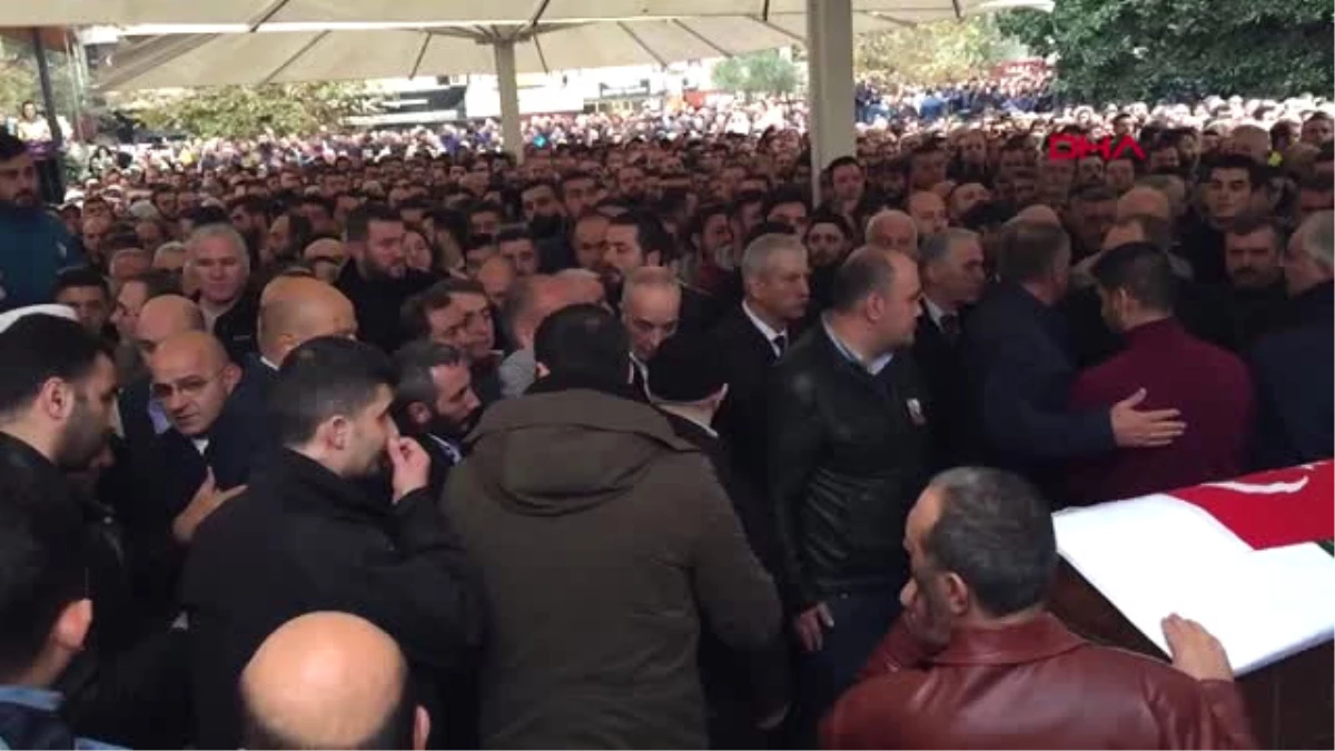Lastik-İş Genel Başkanı Abdullah Karacan Cenaze Namazının Ardından Toprağa Verildi-2