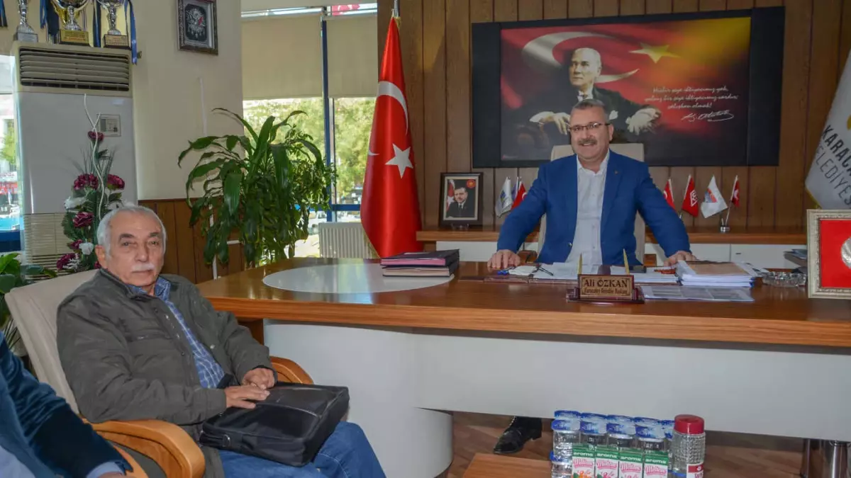 Muhtarlardan Karacabey Belediye Başkanı Ali Özkan\'a Ziyaret