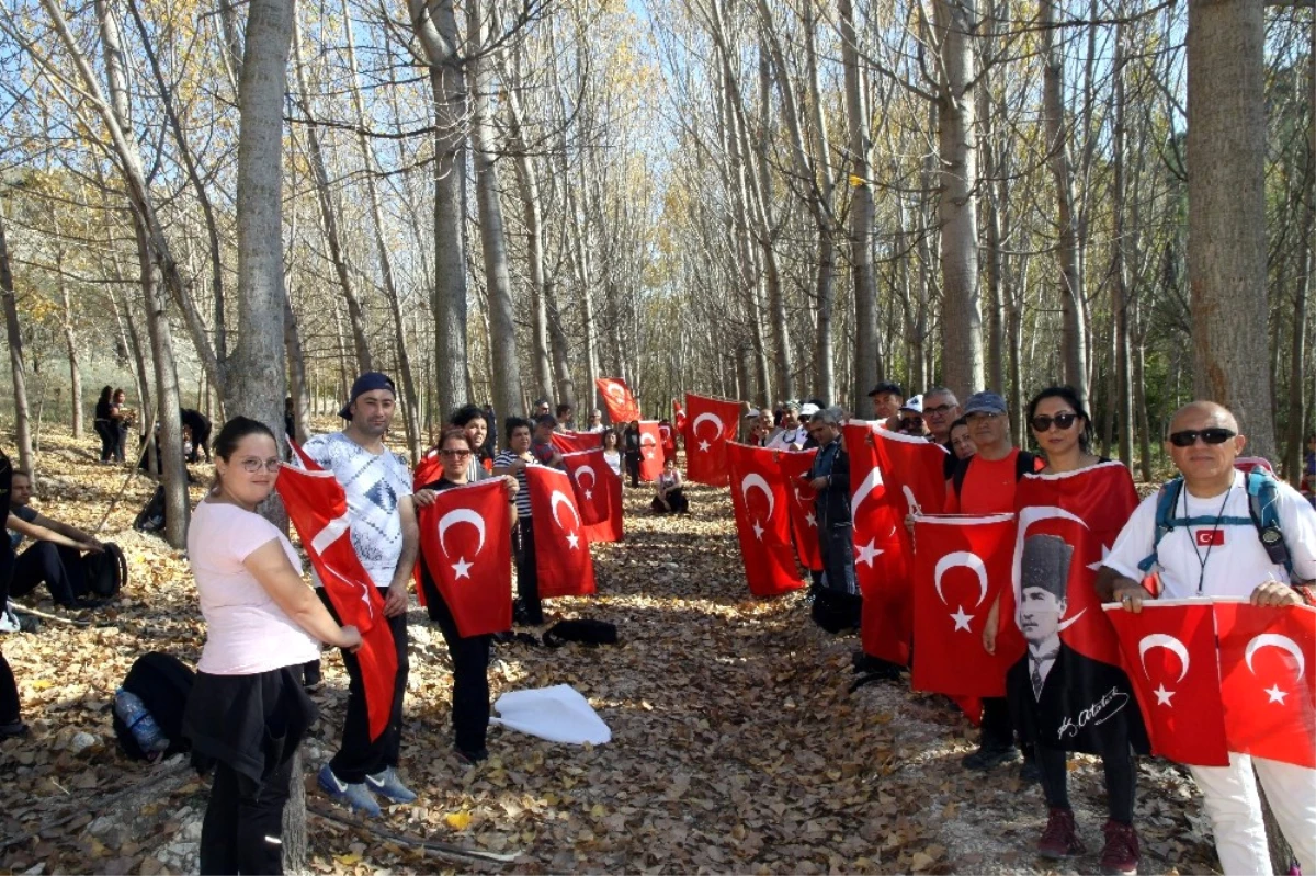 Nazillili Doğaseverlerden Cumhuriyet Yürüyüşü