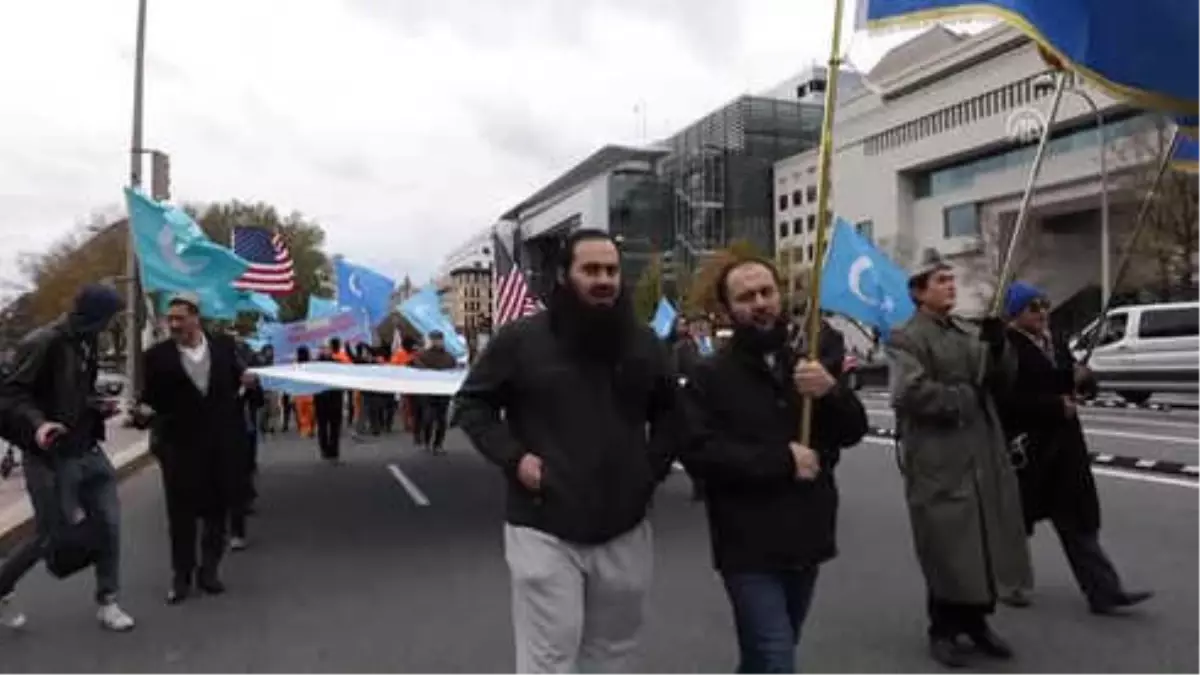 Uygur Türkleri Washington\'da Çin\'i Protesto Etti