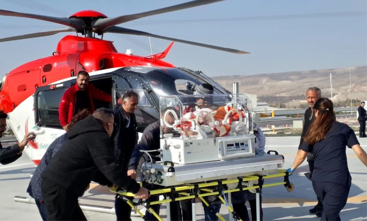 Yahşi Bebek, Helikopter Ambulansla Hayata Tutundu