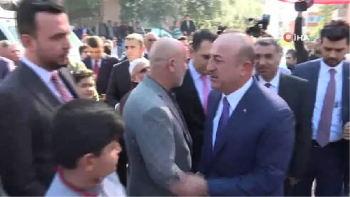 Bakan Çavuşoğlu, Hakkari Şehidi Topçu Er Yusuf Önder\'in Ailesine Taziye Ziyaretinde Bulundu