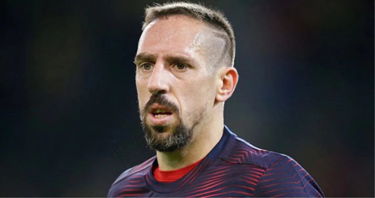 Bayern Münih Forması Giyen Franck Ribery, Dövdüğü Gazeteciden Özür Diledi