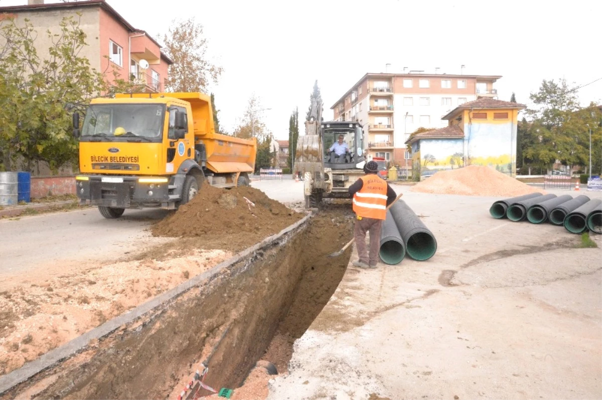 Bilecik Belediyesi\'nden Yağmur Suyu Hatları ve Kaldırım Çalışmaları