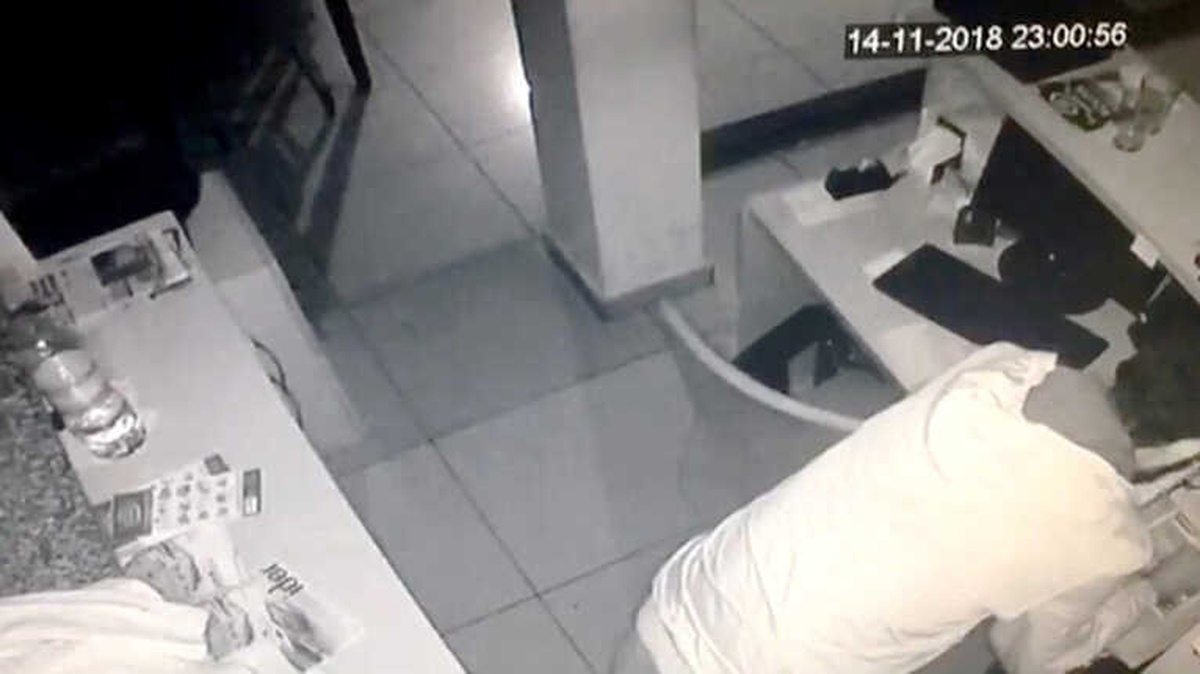 Çaldığı Paralarla Eğlenirken Yakalandı