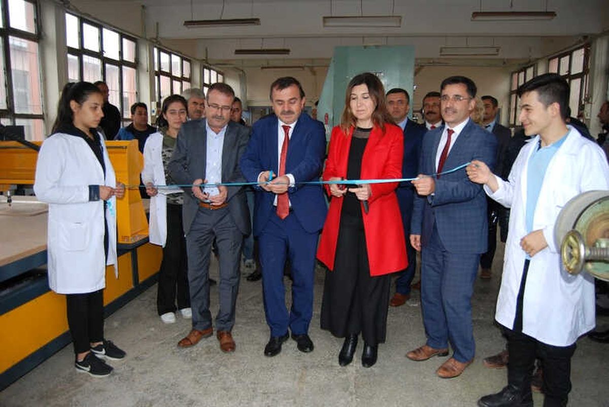 Gelecek Teknolojide Teknoloji Meslek Lisemde Projesi\' Törenle Başladı