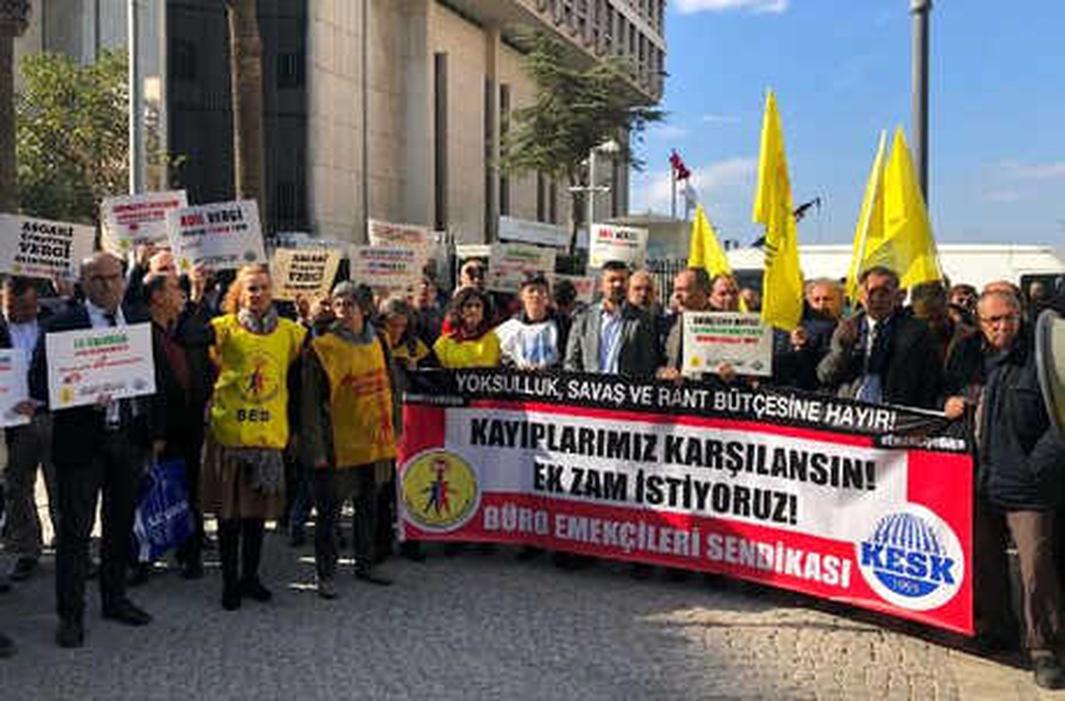 İzmir\'de Kesk Üyeleri, Enflasyon Farklarının Ödenmesini İstedi