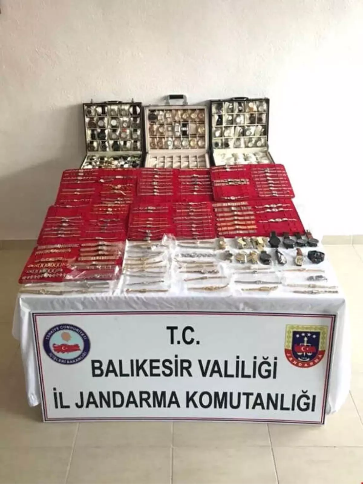 Jandarma\'dan Kaçak Saat Operasyonu