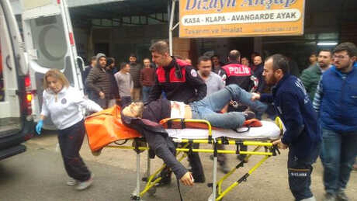Kapıyı Kırıp Eve Giren Kişinin Silahlı Saldırısında Yaralandı (2)