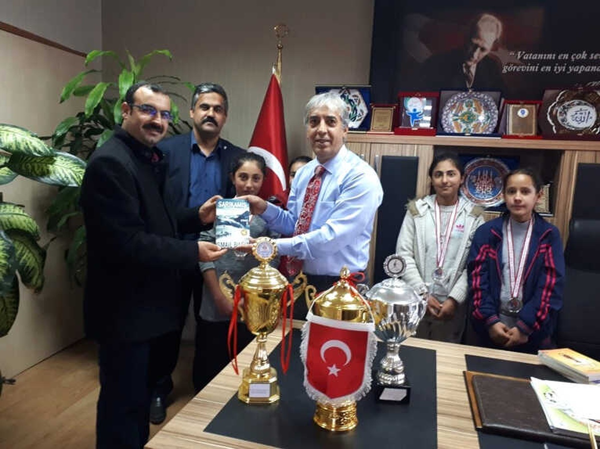 Köy Öğrencileri Kros Müsabakalarında İkinci Oldu