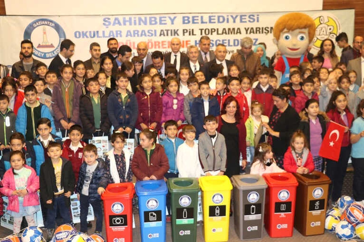 Şahinbey\'den En Çok Atık Pil Toplayan Okullara Ödül