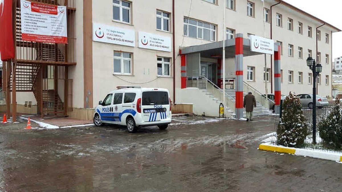 Sivas\'ta Askeri Araç Devrildi: 5 Yaralı