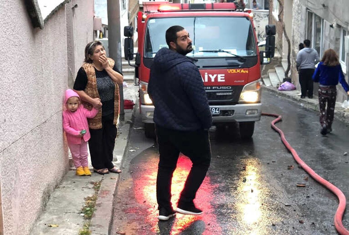 Sobayı Yakarken Halıya Düşen Ateş Evi Küle Çevirdi