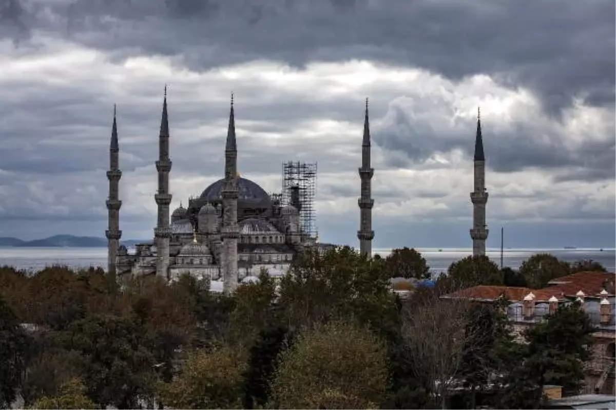 Sultanahmet Camii\'nin Şaşırtan Görüntüsü