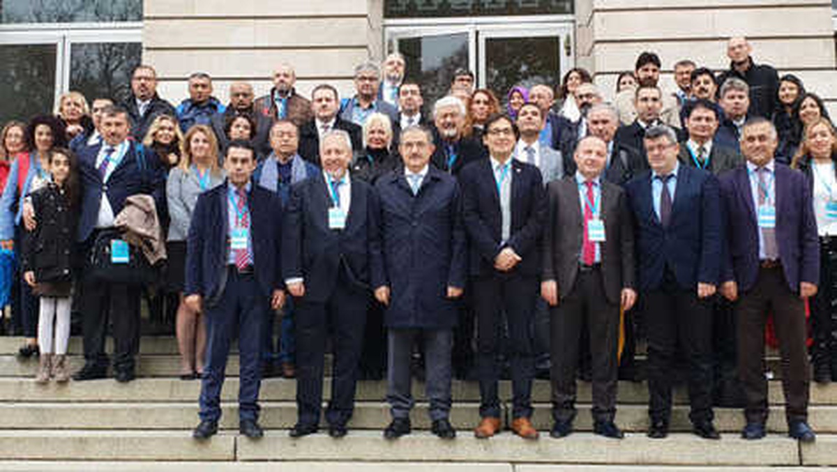 Tarihin En Büyük Akademisyen Buluşması