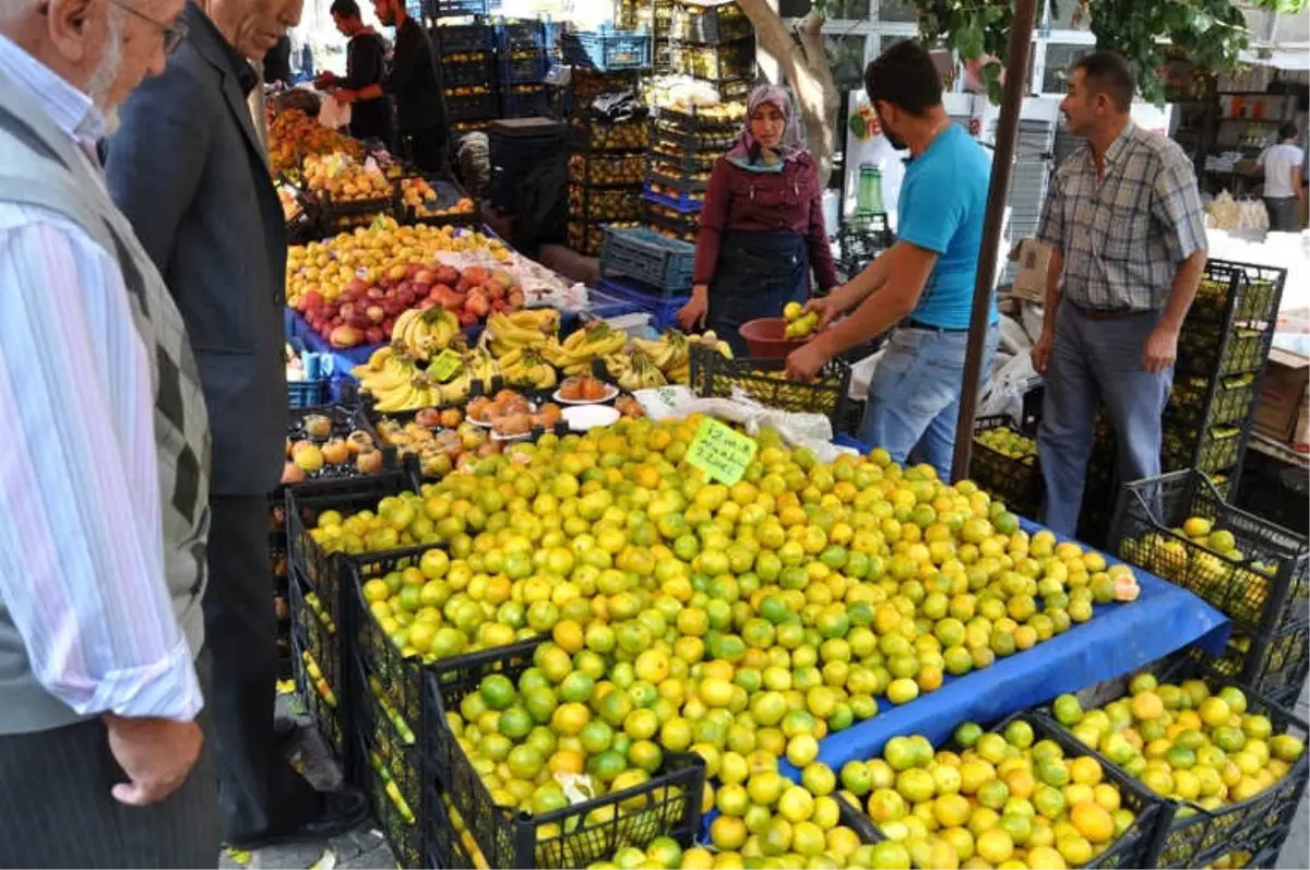 Tezgahlarda Güz Meyvesi Bolluğu