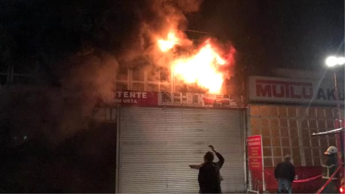 Zonguldak\'ta Tente İmalatı Yapan İş Yerinde Yangın
