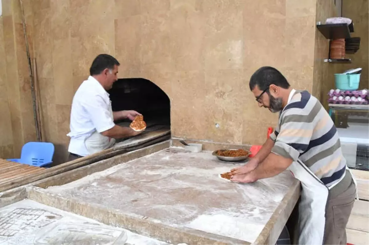 Adıyaman Üniversitesi Fırınında Yöresel Kültür Yaşamaya Devam Ediyor