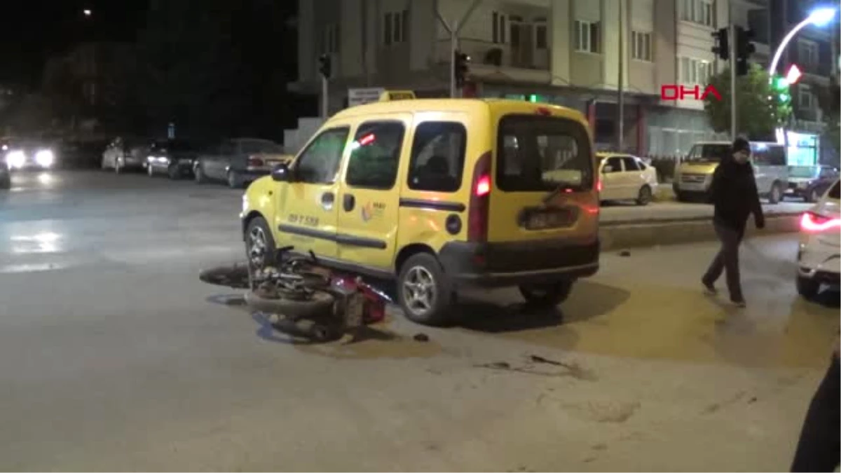 Afyonkarahisar Taksi ile Motosiklet Çarpıştı 1 Ölü