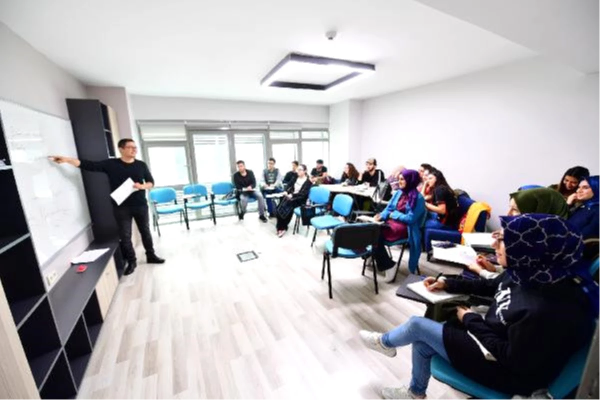 Akademi Beyoğlu\'nda 8 Branşta Yabancı Dil Eğitimi Veriliyor