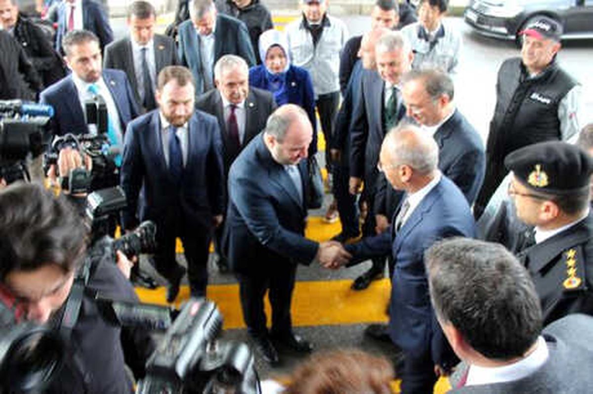 Bakan Varank: Hibrit ve Elektrikli Araçları Desteklemeye Devam Edeceğiz