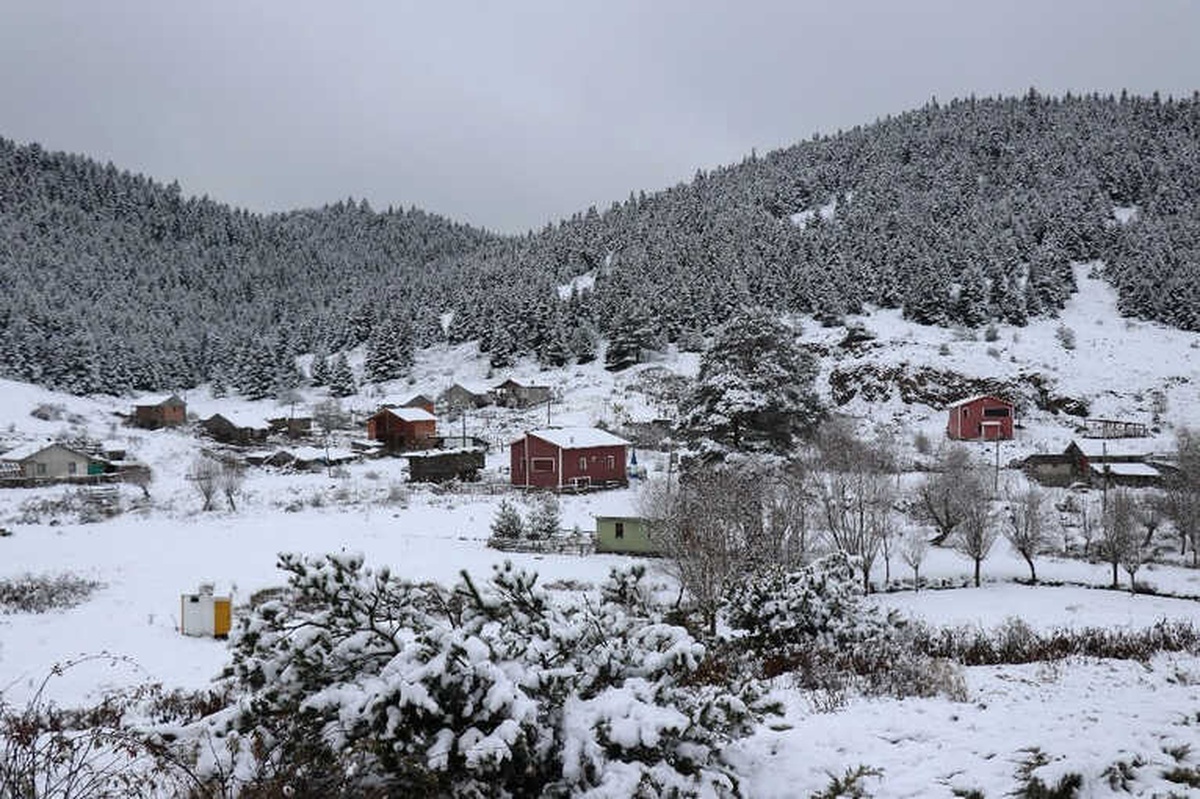 Bolu\'nun Yüksek Kesimleri Beyaza Büründü