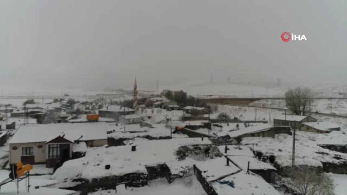 Doğu\'da Köyler Beyaza Büründü... Karla Kaplı Köyler Havadan Görüntülendi
