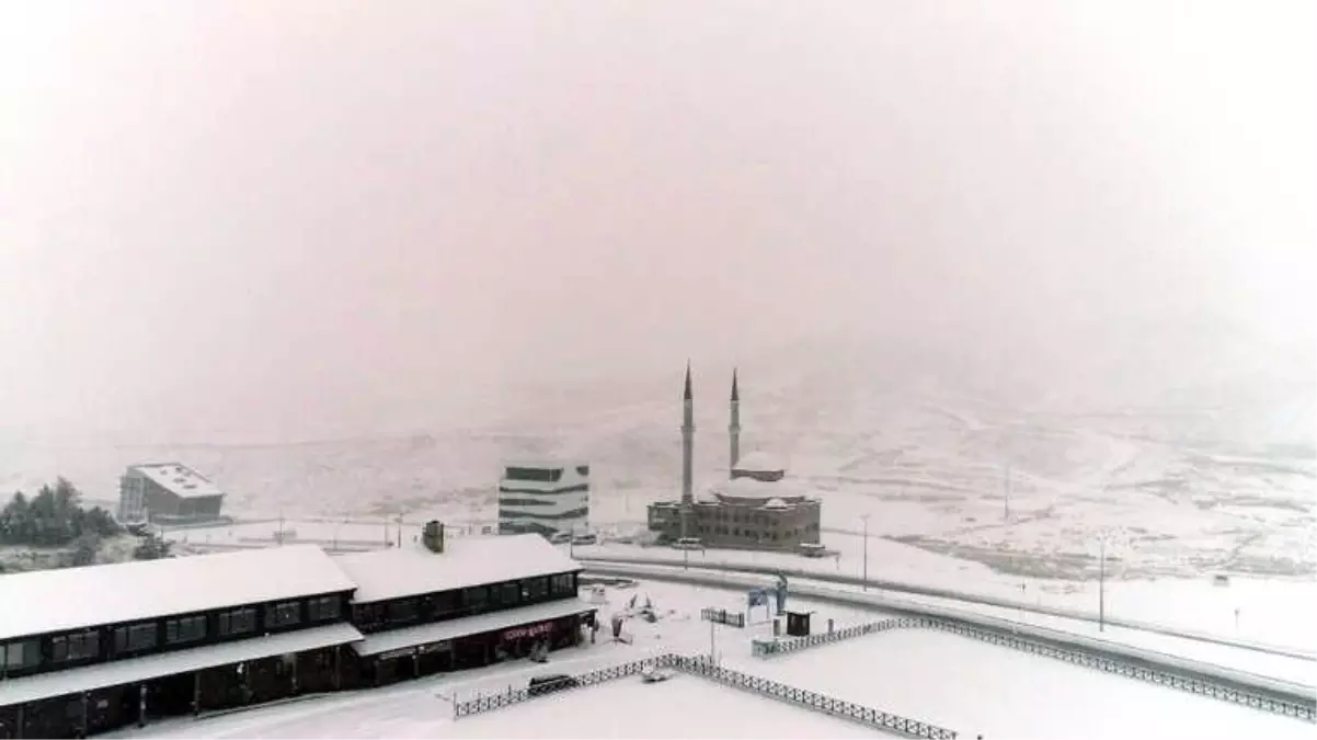 Erciyes\'e Lapa Lapa Kar Yağdı