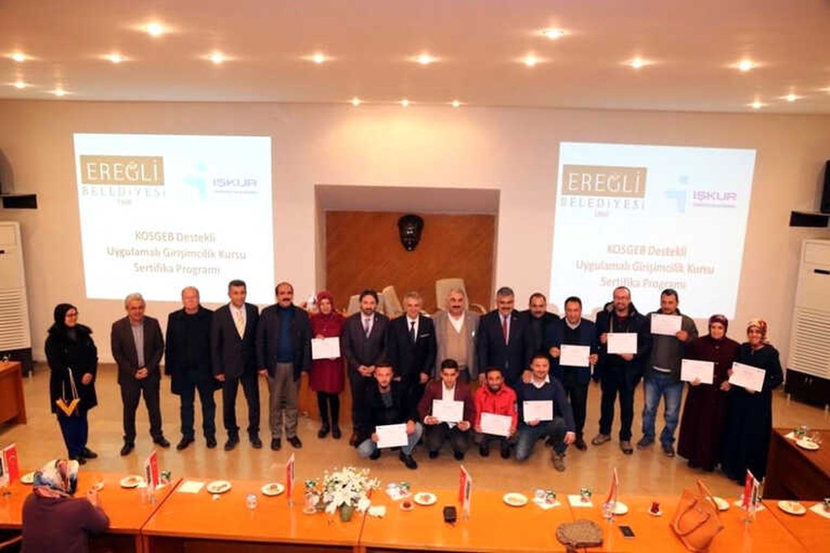 Ereğli\'de Girişimcilik Kursunu Bitiren Kursiyerlere Sertifikaları Dağıtıldı