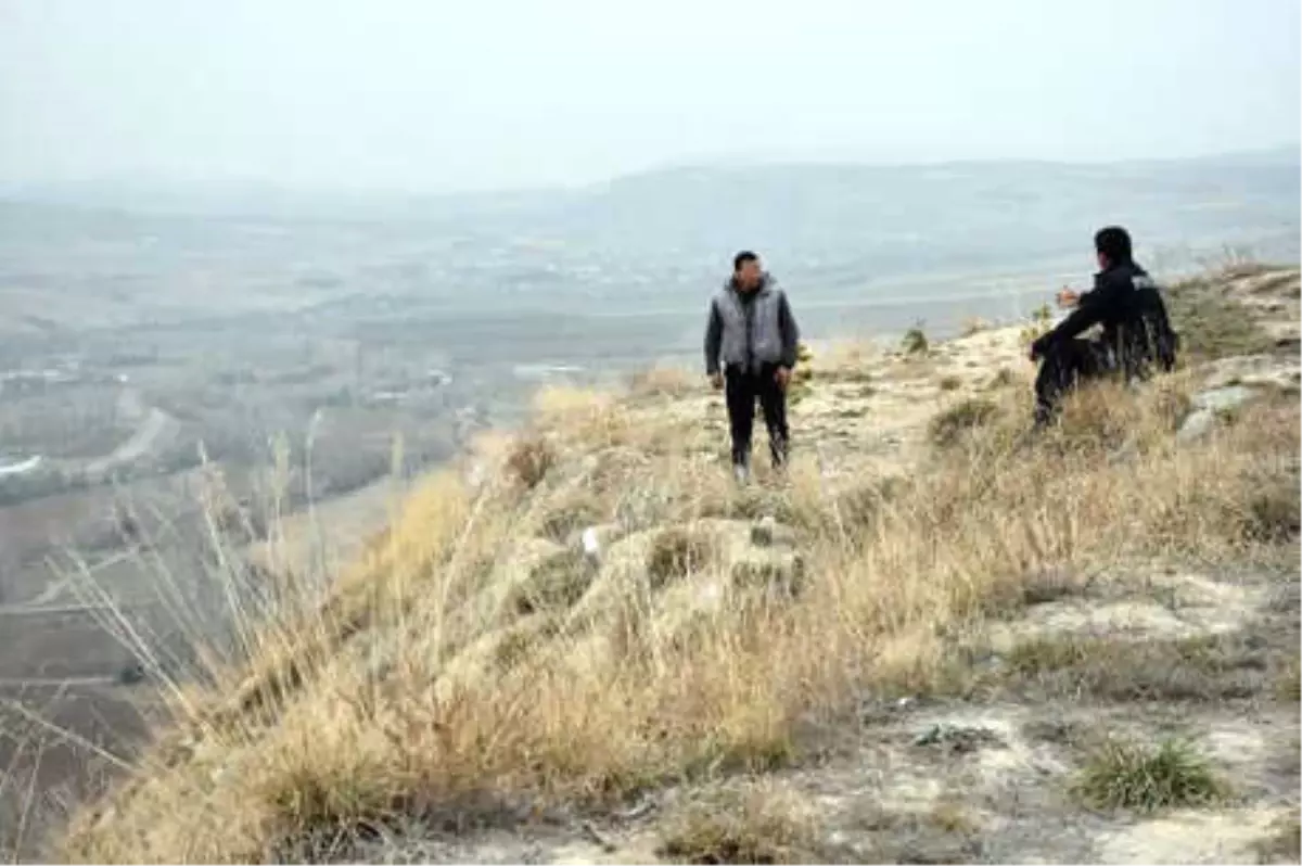 Kayalıklarda İntihara Kalkıştı