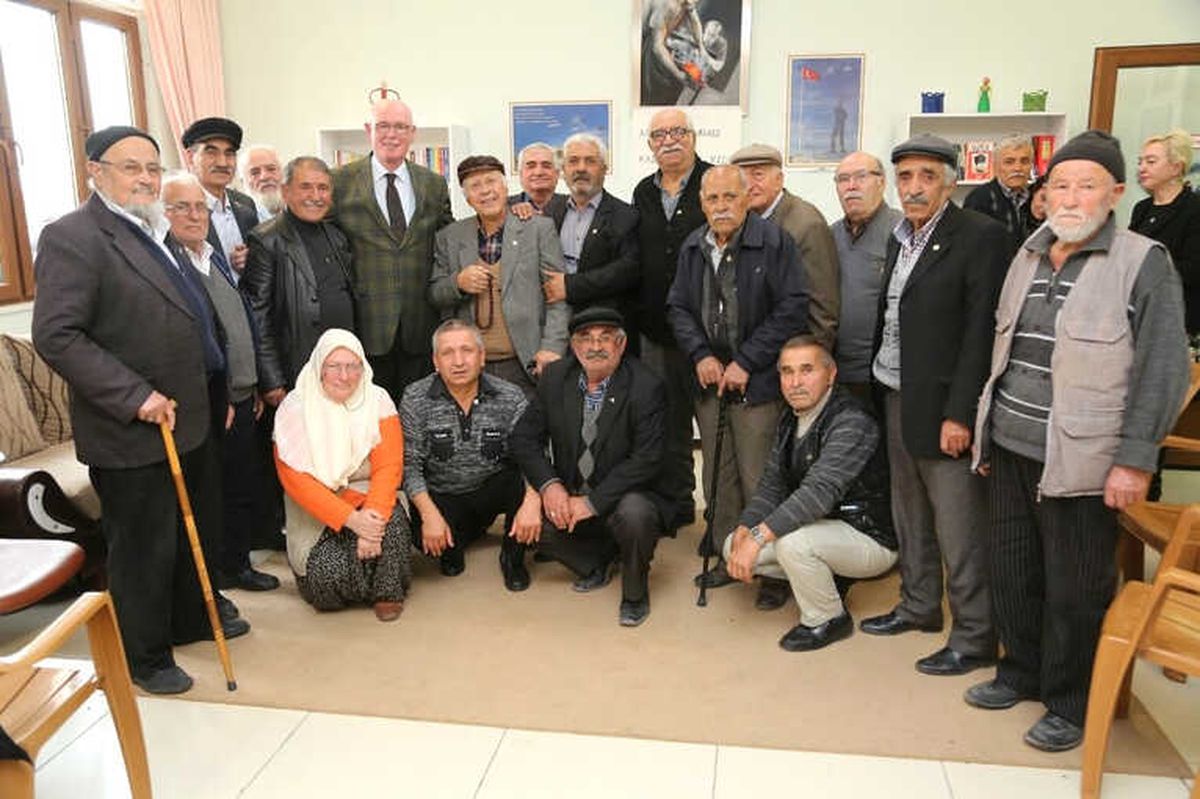 Koca Çınar Müdavimlerinden \'Kazım Kurt\'a Vefa\' Etkinliği