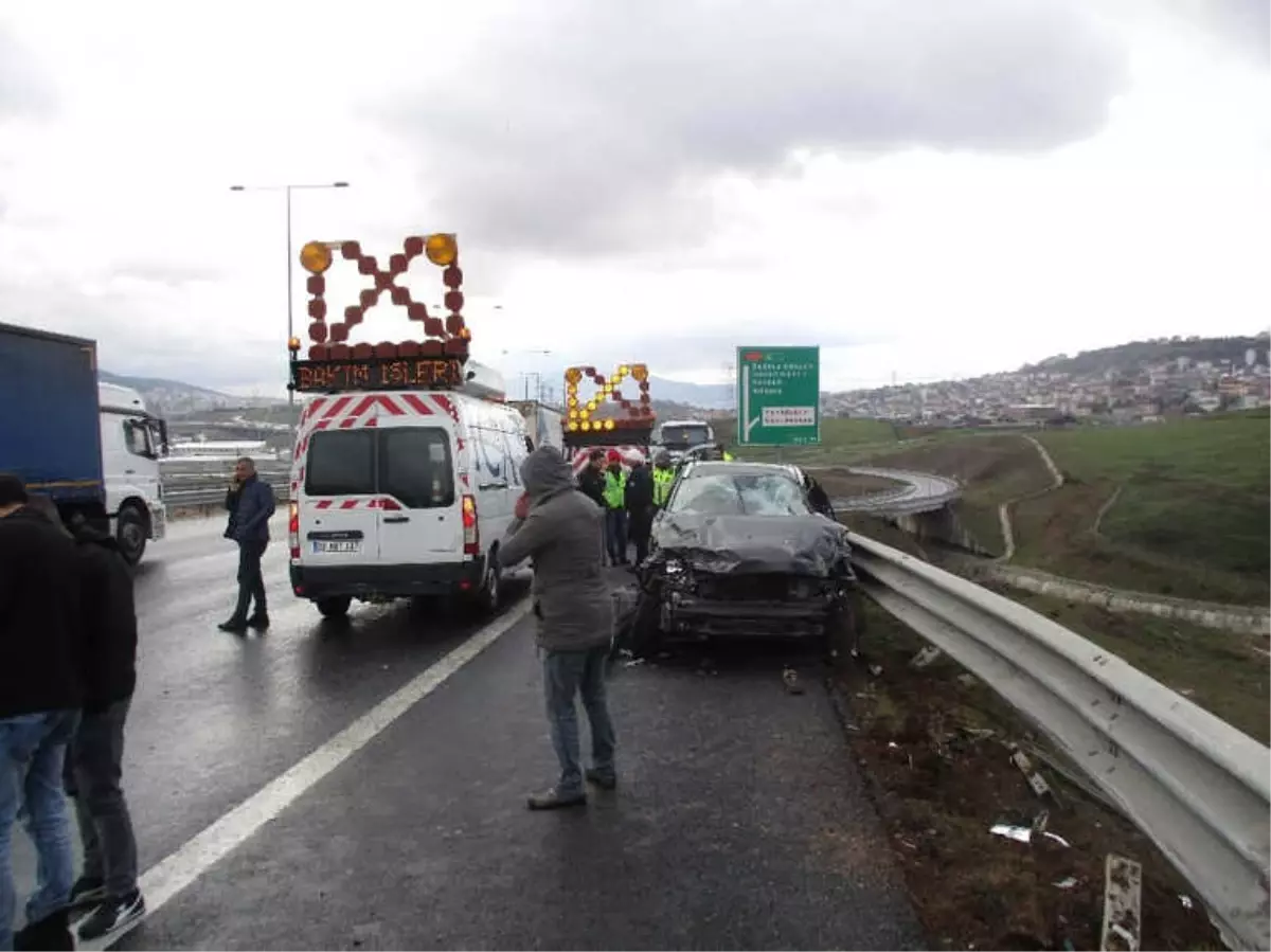 Kuzey Marmara Otoyolu\'ndaki Kazada Lüks Cip Hurdaya Döndü: 1\'i Ağır 3 Yaralı