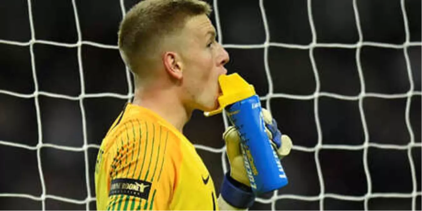 Jordan Pickford\'un Su Şişesi Taktiği, İngiltere-ABD Maçına Damga Vurdu