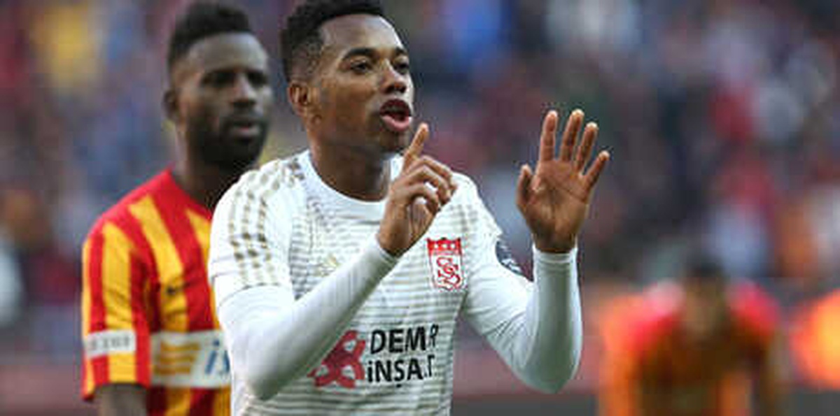 Sivasspor\'dan Robinho\'ya 2 Yıllık Sözleşme