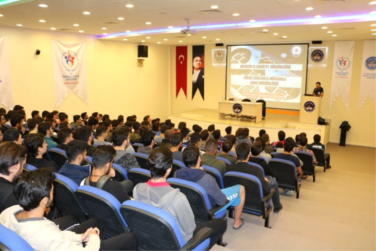 Üniversite Öğrencilerine "Bilişim, Teknoloji ve Siber Güvenlik" Konferansı Verildi